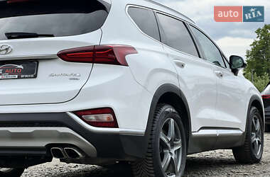 Внедорожник / Кроссовер Hyundai Santa FE 2019 в 