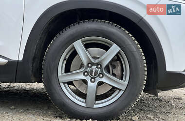 Внедорожник / Кроссовер Hyundai Santa FE 2019 в 