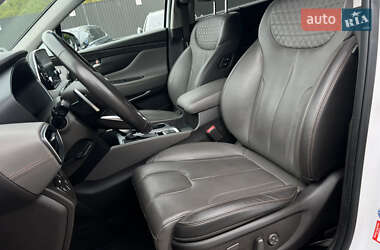 Внедорожник / Кроссовер Hyundai Santa FE 2019 в 