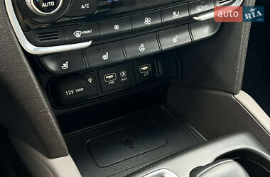 Внедорожник / Кроссовер Hyundai Santa FE 2019 в 