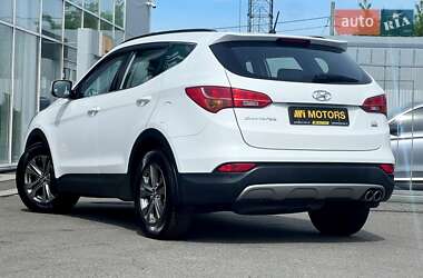 Внедорожник / Кроссовер Hyundai Santa FE 2014 в 