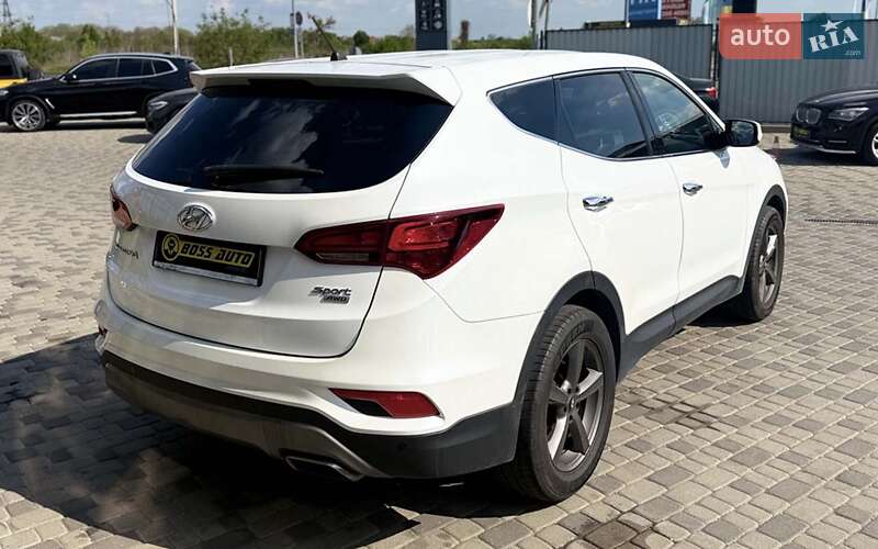 Внедорожник / Кроссовер Hyundai Santa FE 2017 в Мукачево