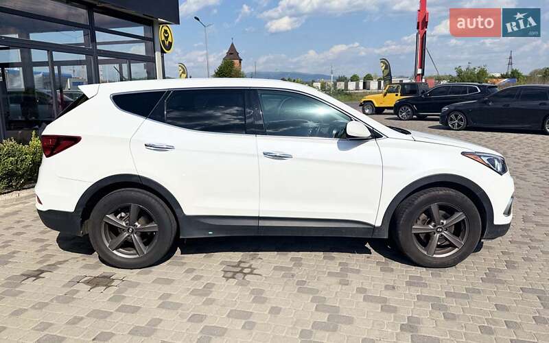 Внедорожник / Кроссовер Hyundai Santa FE 2017 в Мукачево