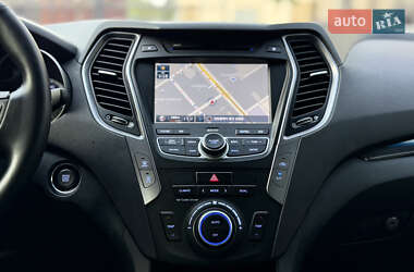 Внедорожник / Кроссовер Hyundai Santa FE 2012 в 