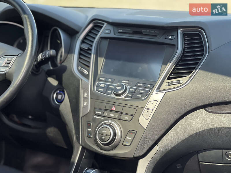 Позашляховик / Кросовер Hyundai Santa FE 2013 в Львові