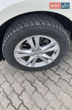 Позашляховик / Кросовер Hyundai Santa FE 2011 в 