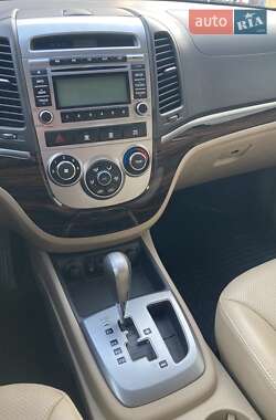 Позашляховик / Кросовер Hyundai Santa FE 2011 в 