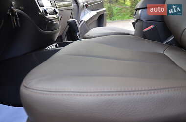 Позашляховик / Кросовер Hyundai Santa FE 2012 в 