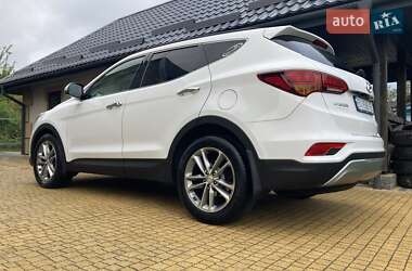 Внедорожник / Кроссовер Hyundai Santa FE 2015 в 