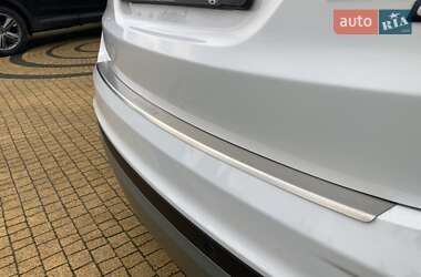 Внедорожник / Кроссовер Hyundai Santa FE 2015 в 