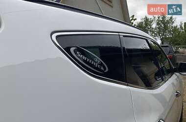 Внедорожник / Кроссовер Hyundai Santa FE 2015 в 