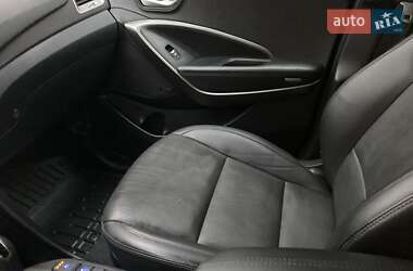 Внедорожник / Кроссовер Hyundai Santa FE 2015 в 