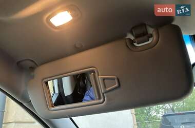 Внедорожник / Кроссовер Hyundai Santa FE 2015 в 