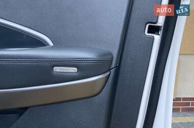 Внедорожник / Кроссовер Hyundai Santa FE 2015 в 