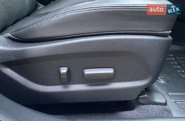 Внедорожник / Кроссовер Hyundai Santa FE 2015 в 