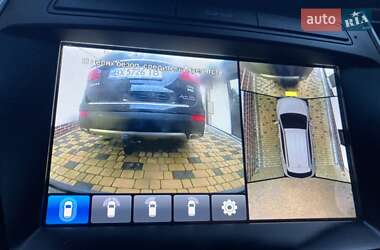 Внедорожник / Кроссовер Hyundai Santa FE 2015 в 