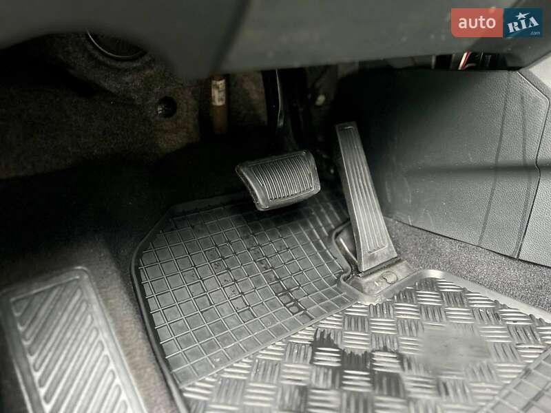 Позашляховик / Кросовер Hyundai Santa FE 2014 в Харкові