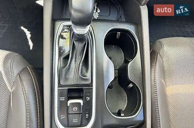 Внедорожник / Кроссовер Hyundai Santa FE 2020 в 