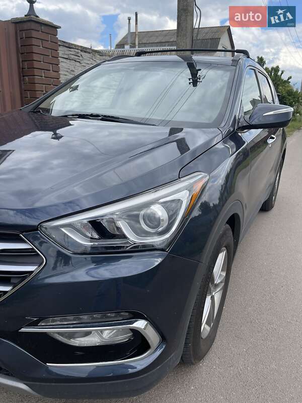Внедорожник / Кроссовер Hyundai Santa FE 2017 в Киеве
