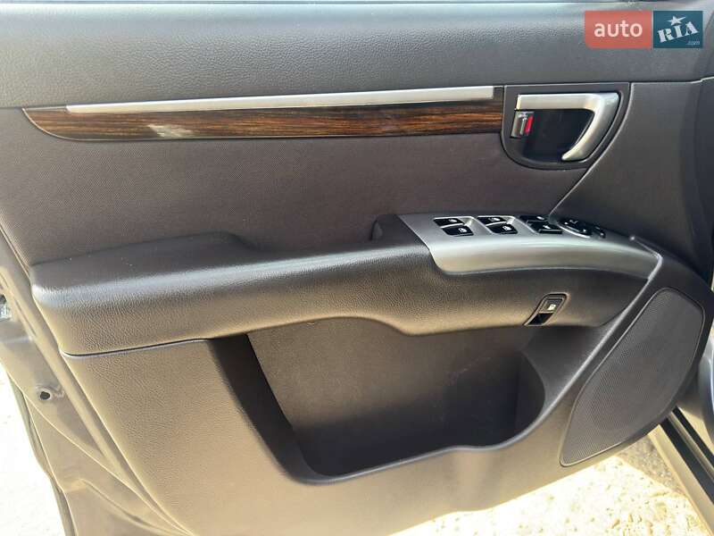 Позашляховик / Кросовер Hyundai Santa FE 2012 в Охтирці