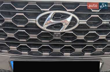 Внедорожник / Кроссовер Hyundai Santa FE 2018 в 