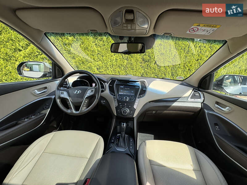 Внедорожник / Кроссовер Hyundai Santa FE 2015 в Стрые