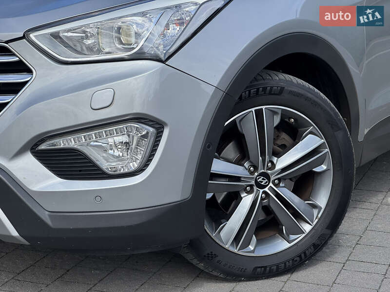 Внедорожник / Кроссовер Hyundai Santa FE 2015 в Стрые