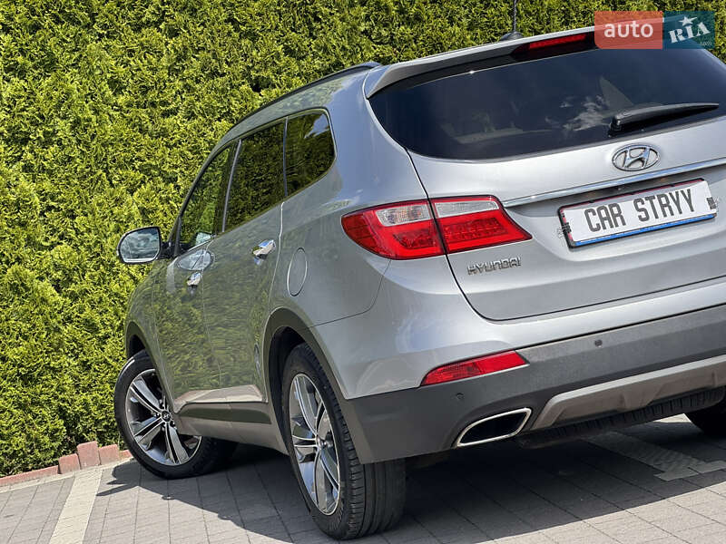 Внедорожник / Кроссовер Hyundai Santa FE 2015 в Стрые