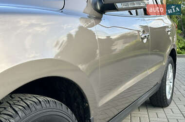 Позашляховик / Кросовер Hyundai Santa FE 2011 в 