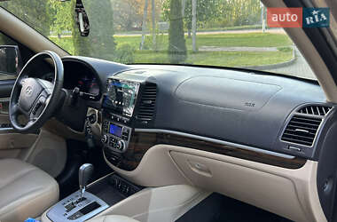 Позашляховик / Кросовер Hyundai Santa FE 2011 в 