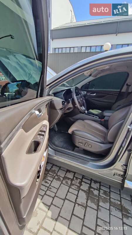 Позашляховик / Кросовер Hyundai Santa FE 2019 в Івано-Франківську