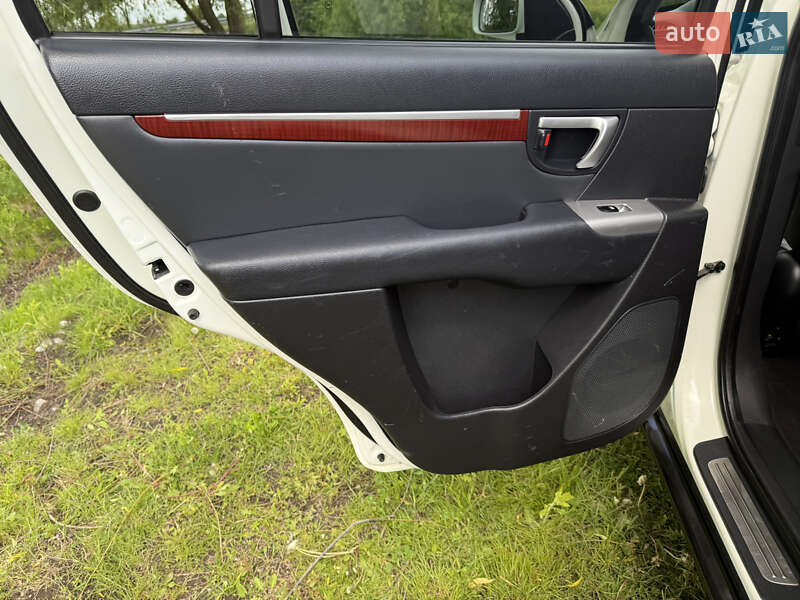 Позашляховик / Кросовер Hyundai Santa FE 2007 в Рівному