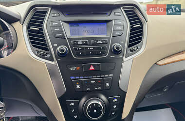 Внедорожник / Кроссовер Hyundai Santa FE 2015 в 