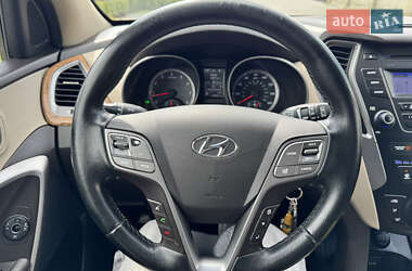Внедорожник / Кроссовер Hyundai Santa FE 2015 в 