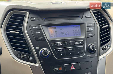 Внедорожник / Кроссовер Hyundai Santa FE 2015 в 