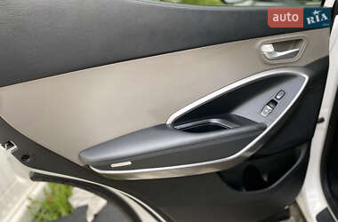 Внедорожник / Кроссовер Hyundai Santa FE 2014 в 