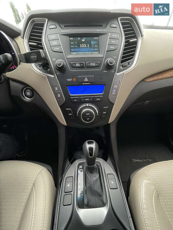 Внедорожник / Кроссовер Hyundai Santa FE 2014 в Вишневом