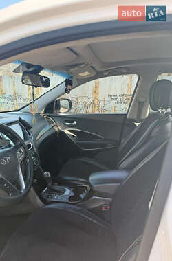 Позашляховик / Кросовер Hyundai Santa FE 2012 в 