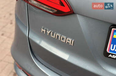 Внедорожник / Кроссовер Hyundai Santa FE 2017 в 
