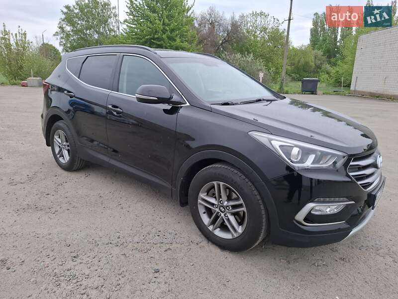 Внедорожник / Кроссовер Hyundai Santa FE 2017 в 
