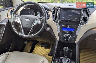 Позашляховик / Кросовер Hyundai Santa FE 2013 в 