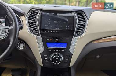 Позашляховик / Кросовер Hyundai Santa FE 2013 в 