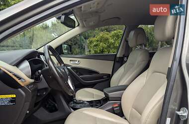 Позашляховик / Кросовер Hyundai Santa FE 2013 в 
