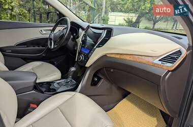 Позашляховик / Кросовер Hyundai Santa FE 2013 в 