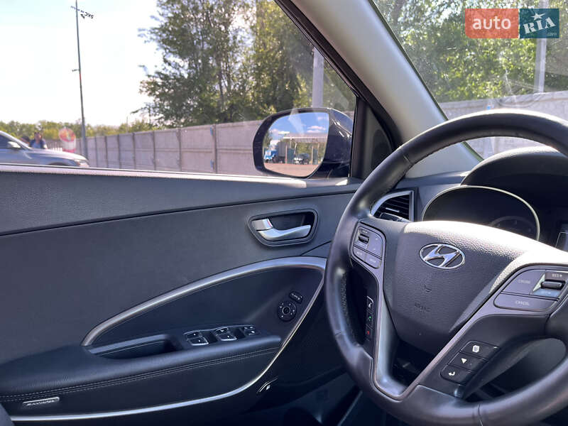 Позашляховик / Кросовер Hyundai Santa FE 2015 в Кривому Розі