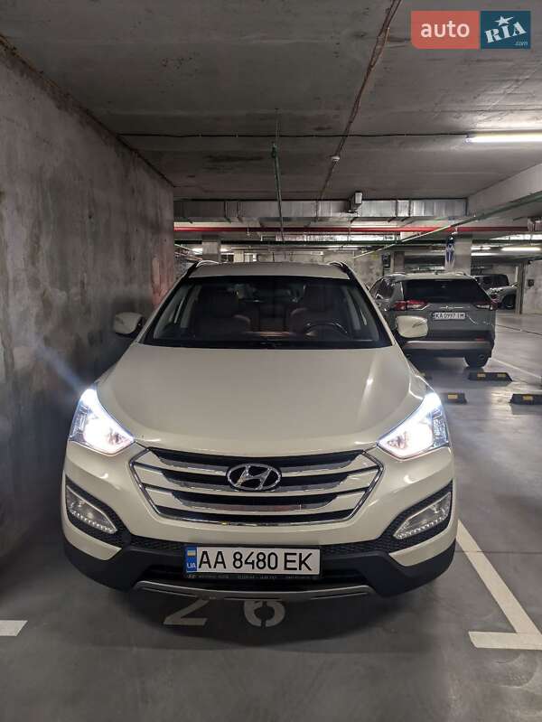 Внедорожник / Кроссовер Hyundai Santa FE 2014 в Киеве