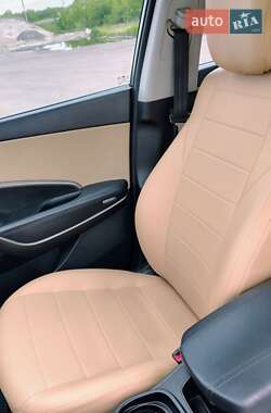 Позашляховик / Кросовер Hyundai Santa FE 2013 в 