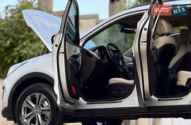 Позашляховик / Кросовер Hyundai Santa FE 2013 в 
