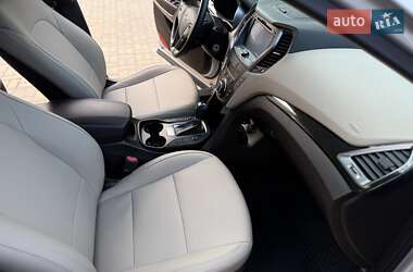 Позашляховик / Кросовер Hyundai Santa FE 2013 в 