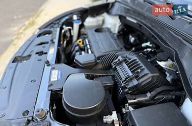 Позашляховик / Кросовер Hyundai Santa FE 2013 в 